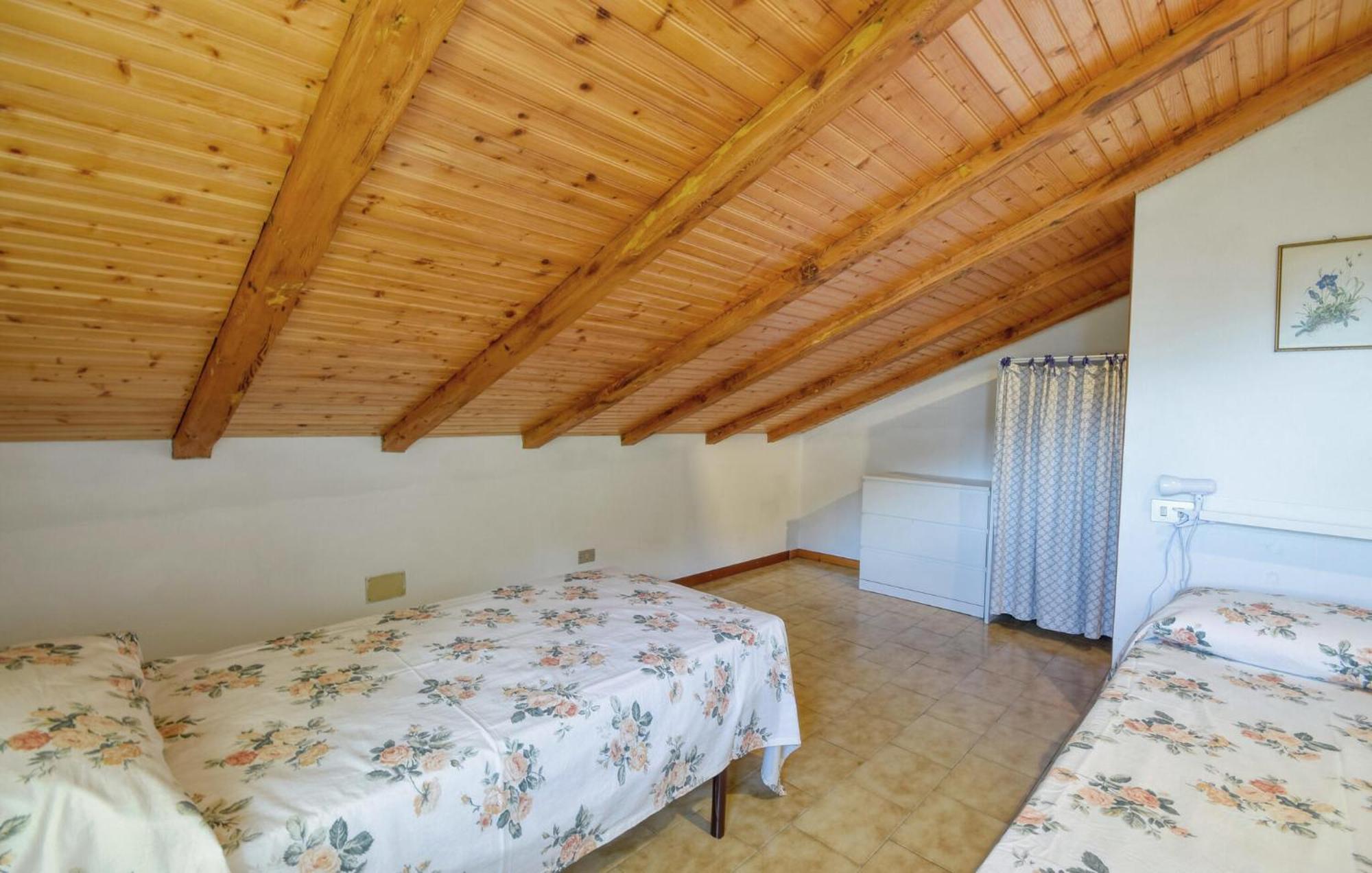 2 Bedroom Stunning Apartment In Moneglia Exterior photo